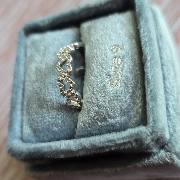 LUXE BRAND WOMEN'S FASHION JEWELRY SILVERTONE HEART RING SIZE 9 - Picture 4 of 9